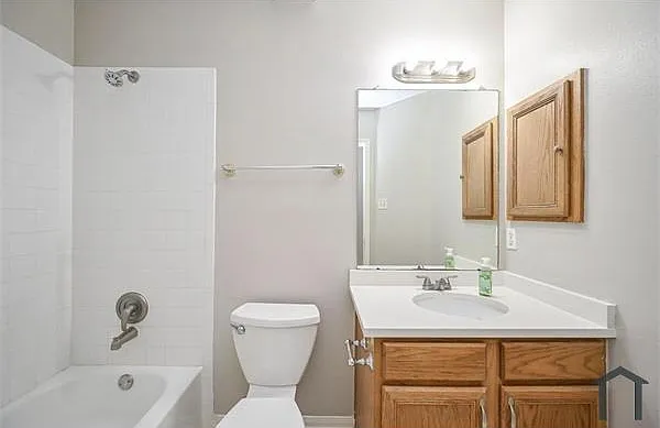 3 bed, 1456 sqft, $2,050 — Photo 2
