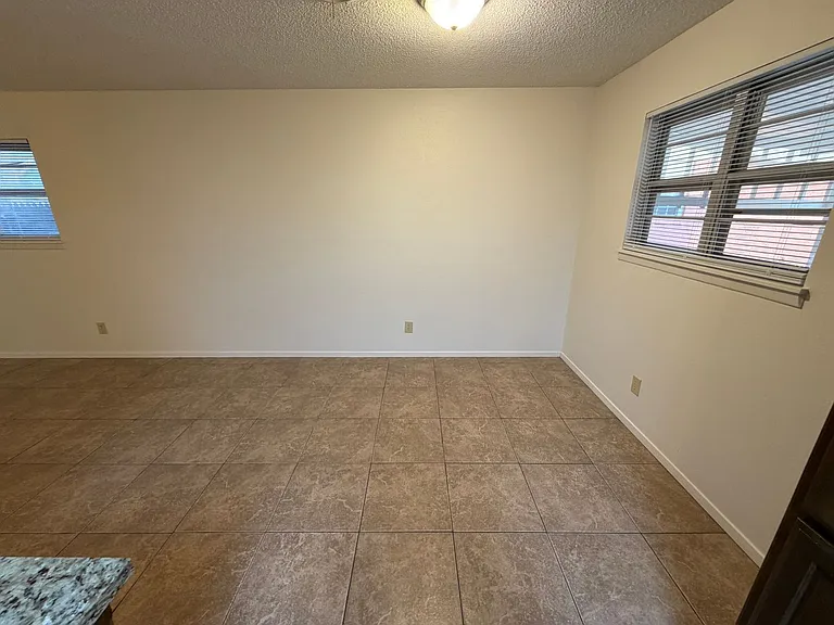 5003 Hall Ave — Photo 7