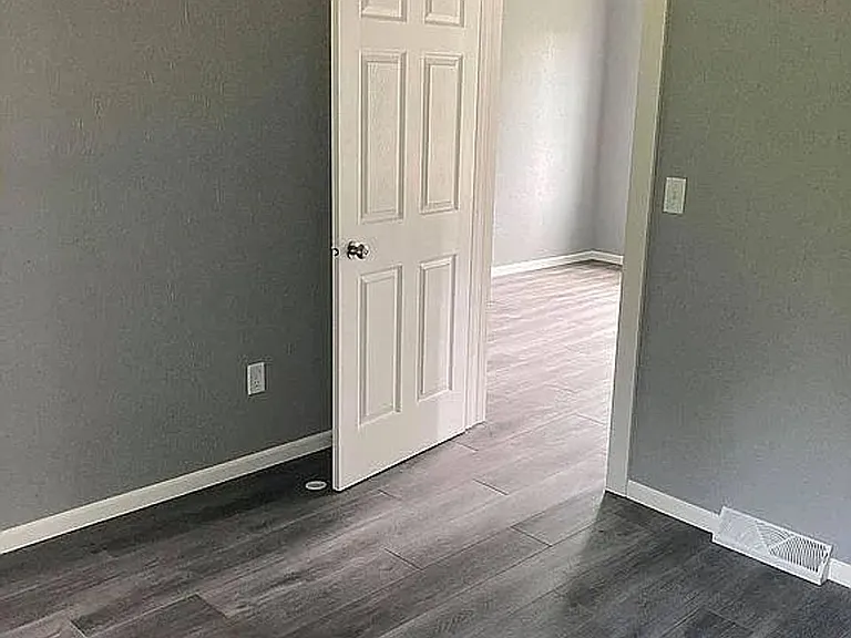 504 Freiburger Ave — Photo 18
