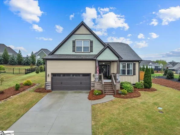 217 Grayson Dr, Travelers Rest, SC 29690