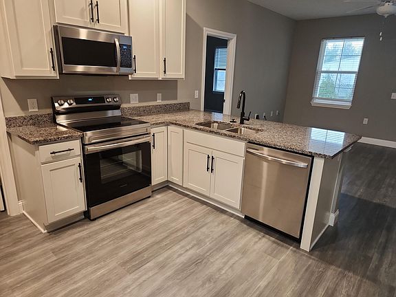 4th image of 321 Maddalena Ln