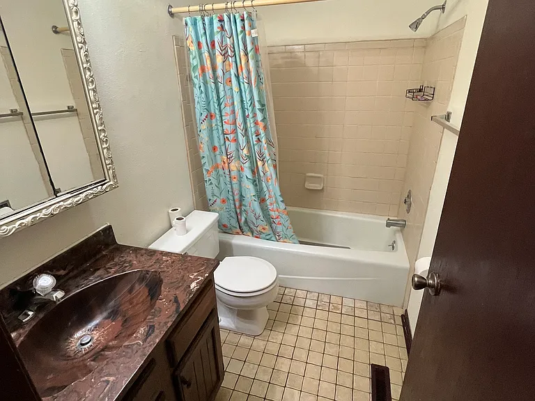 6522 Tottenham Rd — Photo 6