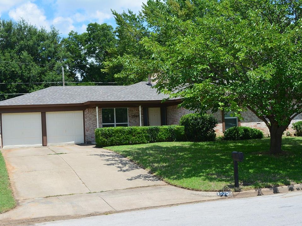 Beautiful shaded front yard