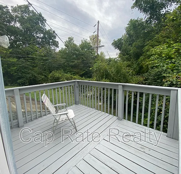 1226 Parkview Dr — Photo 18