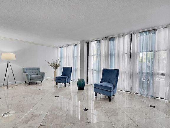 3rd image of 1000 Parkview Drive #306