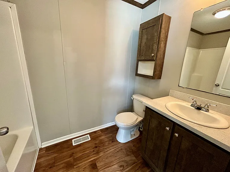 Hickory Knoll — Photo 22