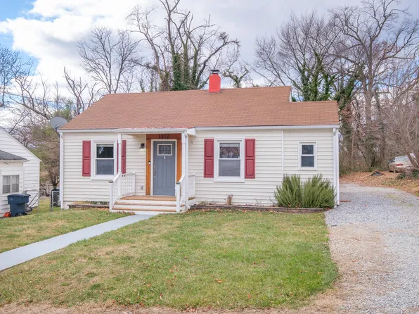 1312 Graybill Rd NW, Roanoke, VA 24017