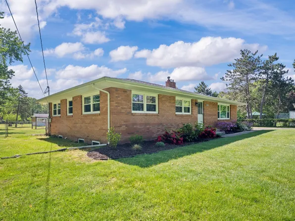 2225 Maple Path, Saint Joseph, MI 49085