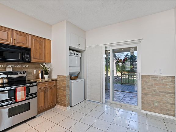 4th image of 16675 Hemingway Dr #16675