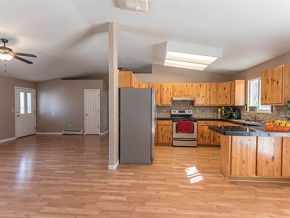 4th image of 3025 N Moorland Cir