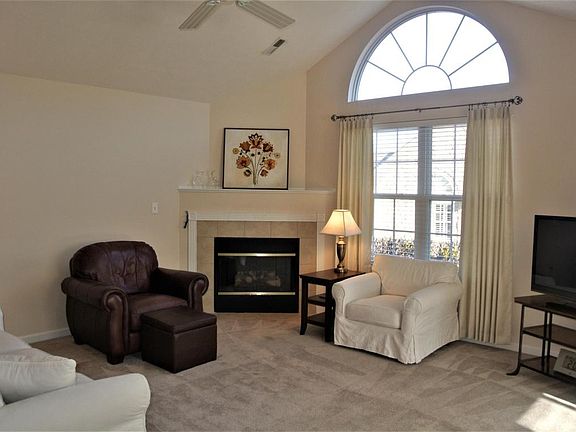 2nd image of 2110 Valentina Ln