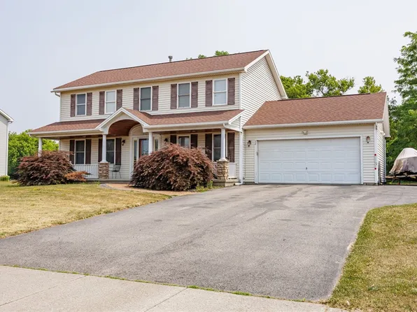 52 Morin Cir, West Henrietta, NY 14586