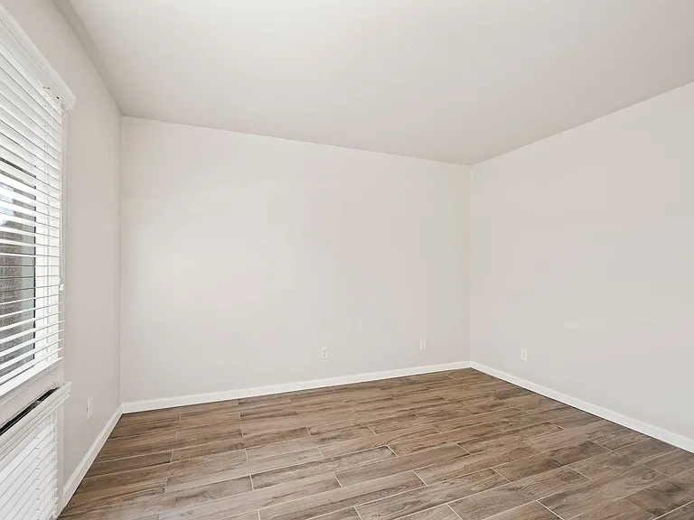 Park Town Homes — Photo 5