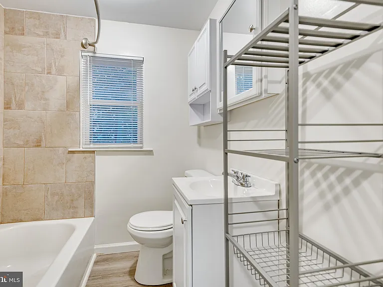1558 Bay Head Rd — Photo 23