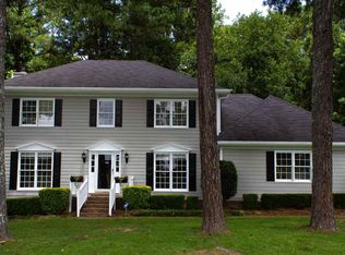 1326 Summit Chase Dr, Snellville, GA