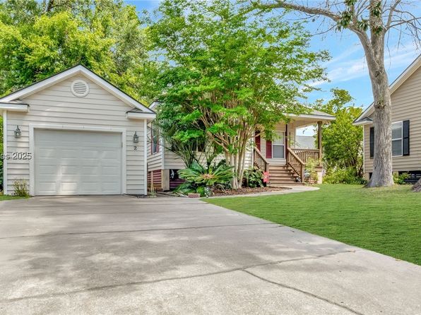 2 Hornsborough Ct, Beaufort, SC 29902
