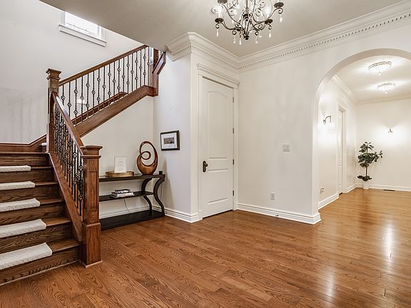 2nd image of 12862 Horseferry Rd