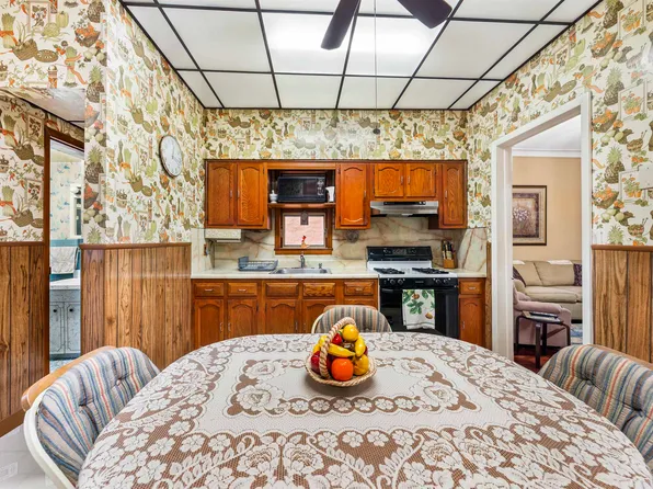 415a 57th Street image 7 of 37