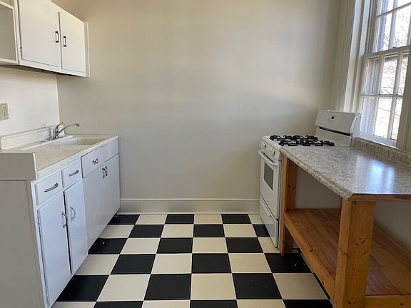 3rd image of 57 E Chestnut St APT 10