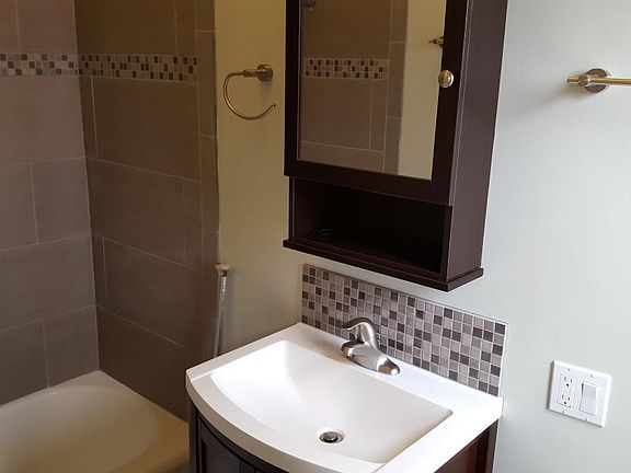 3rd image of 216 W Saint Paul Ave APT 3F