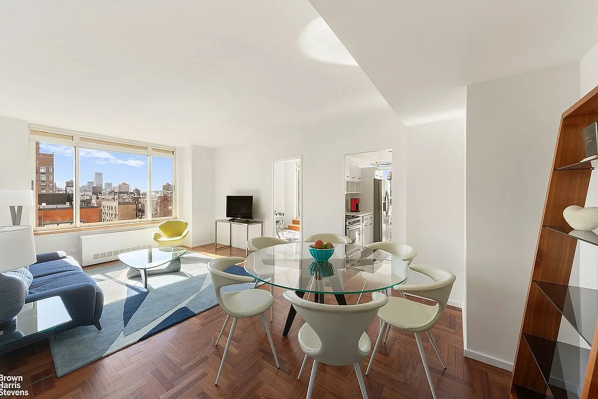 2373 Broadway APT 1727 photo 1