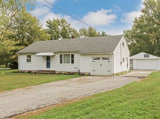 10693 Beechwood Dr, Kirtland, OH 44094