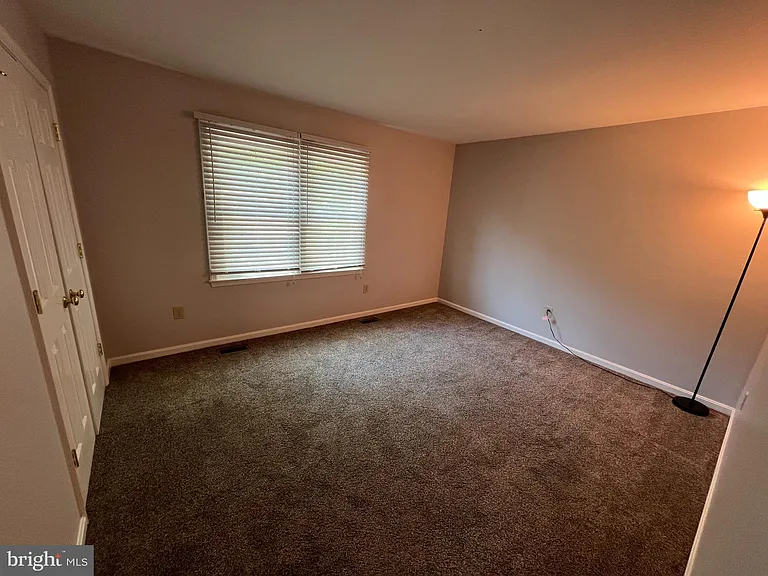 7 S Pointe Ln — Photo 13