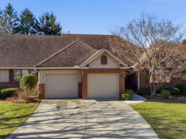 7221 N Charles Way #14, Peoria, IL 61614