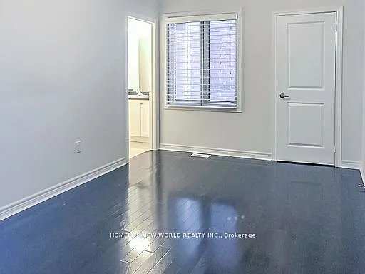 77 Brookfam St — Photo 27