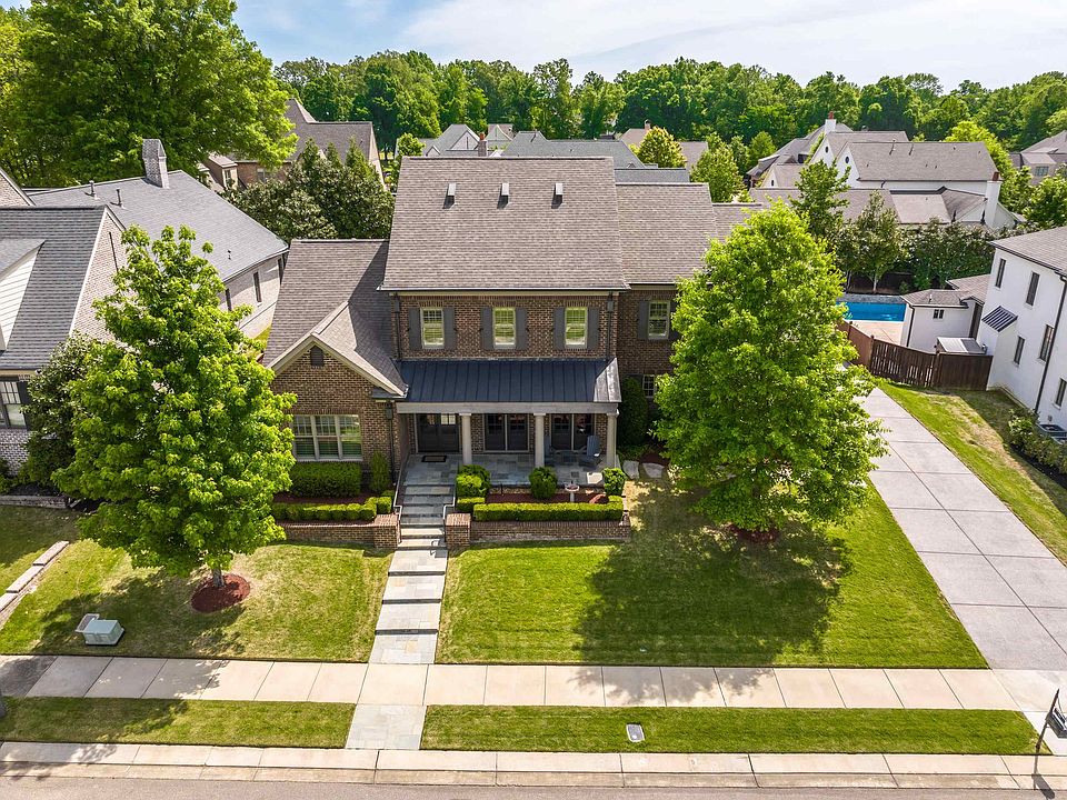 1st image of 564 Winding Wood Cir W