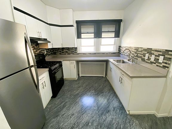 5th image of 595 Bard Ave APT 2
