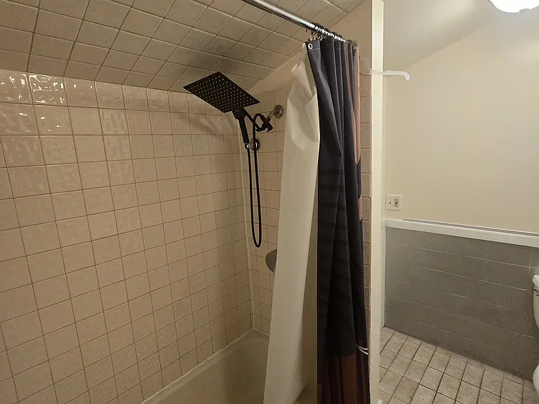 906 N Monroe St #3 — Photo 8