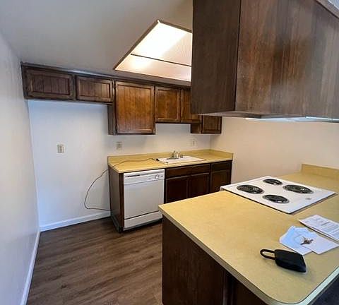 5th image of 2639 Queenwood Dr