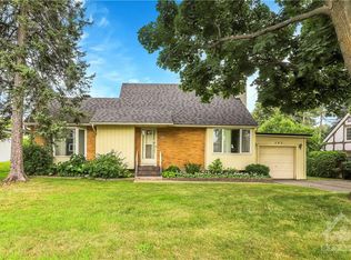 205 Sanford Ave, Ottawa, ON K2C0G1