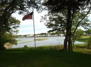 68 Mayflower Ridge Dr, Wareham, MA 02571