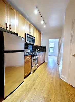 Rented by Bond New York | media 5