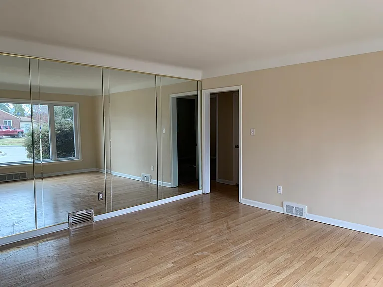 22181 Marlow Ave — Photo 2