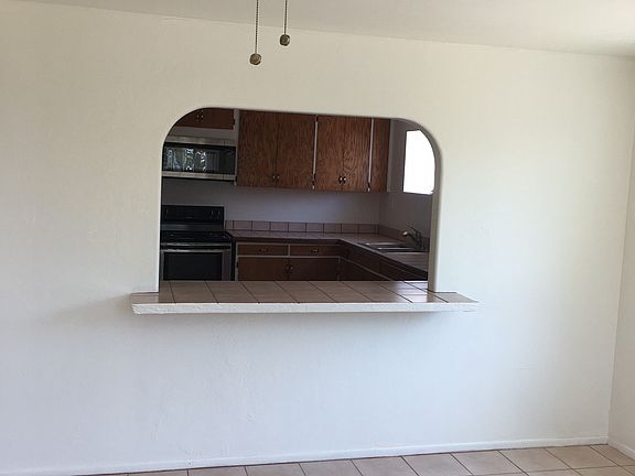 4th image of 10411 N Camino Central #B