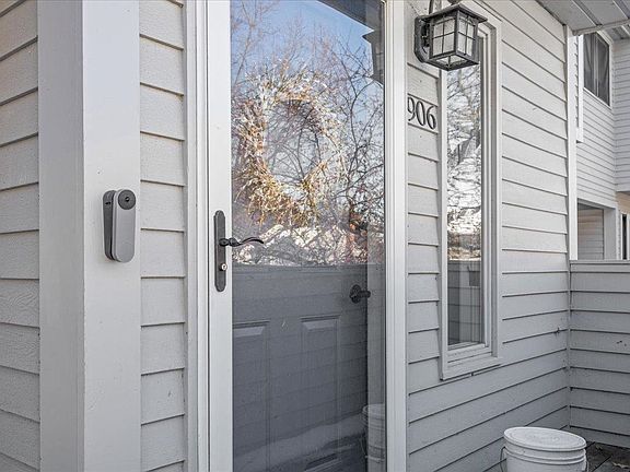 3rd image of 33 Harbor View Road #906