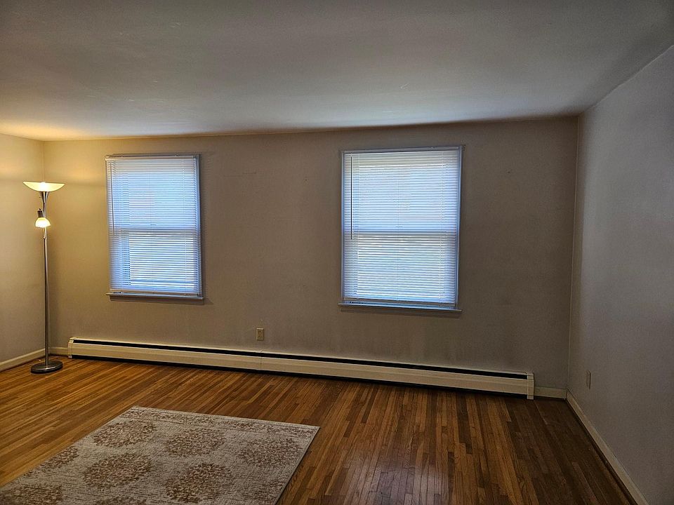 Living Room facing front