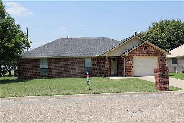 1st image of 810 Crestline Dr