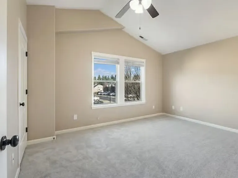 2610 NE 131st Ct — Photo 10