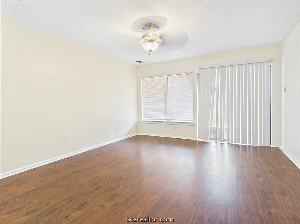 2 bed, 1106 sqft, $1,050 — Photo 4