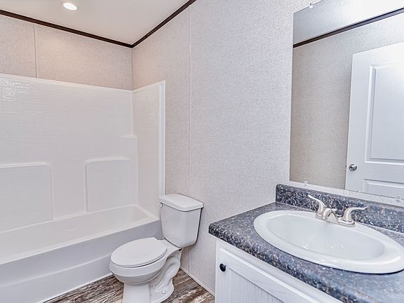 4th image of 923 W Lee Rd Unit 8