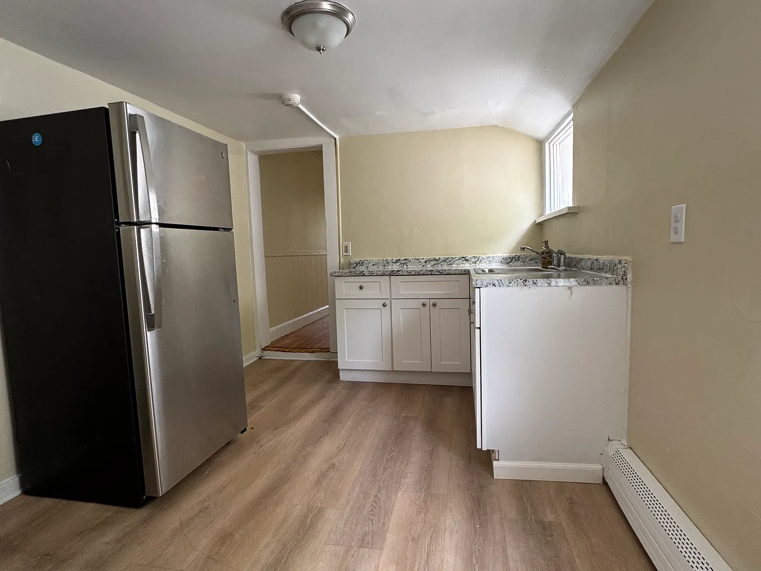 4 bed, $2,295 — Photo 1