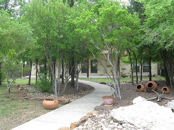 4th image of 806 Woodland Park Dr
