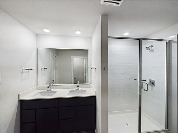 5th image of 958 Lady Bird Ln