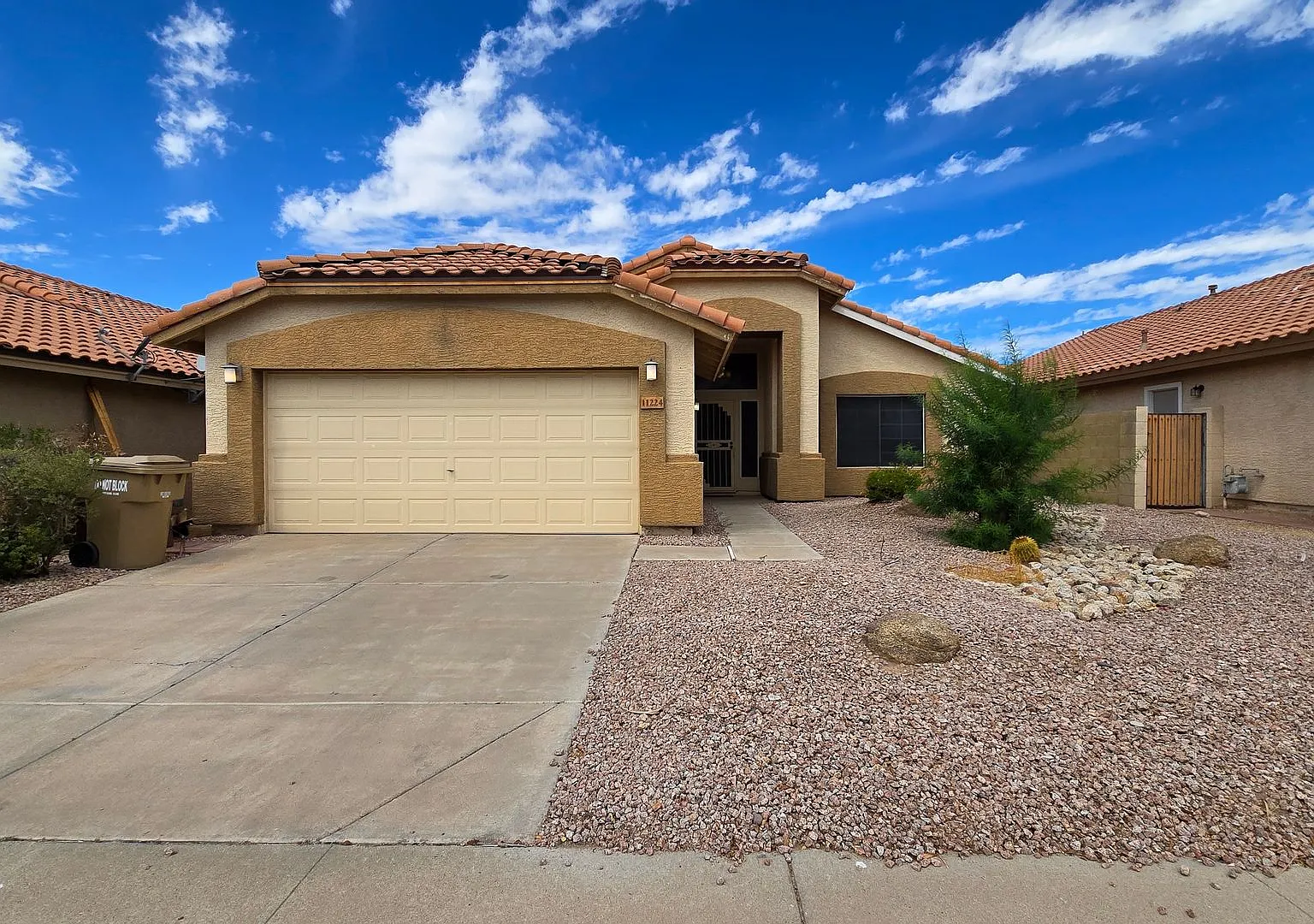 Affordable price! Private pool & new interior! — Photo 3