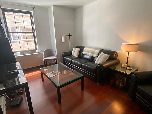 2nd image of 219-29 S 18th St #1105