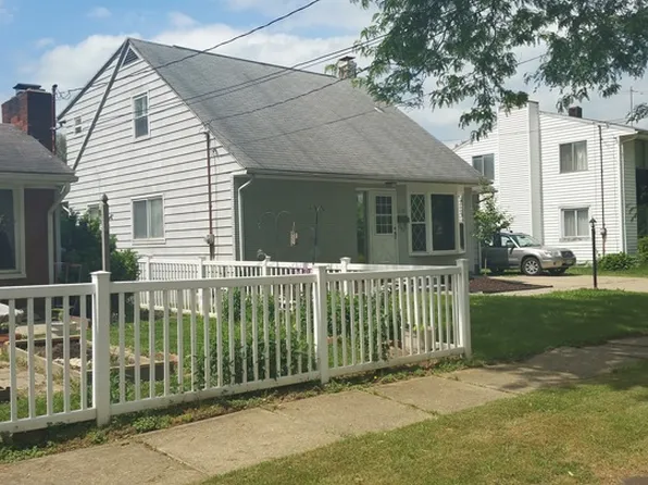 1130 Madrid Dr, Akron, OH 44313